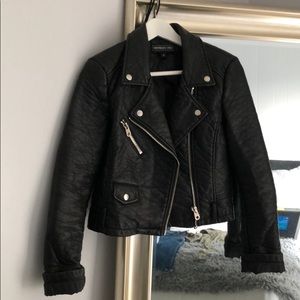 MEMBERS ONLY CROPPED LEATHER JACKET